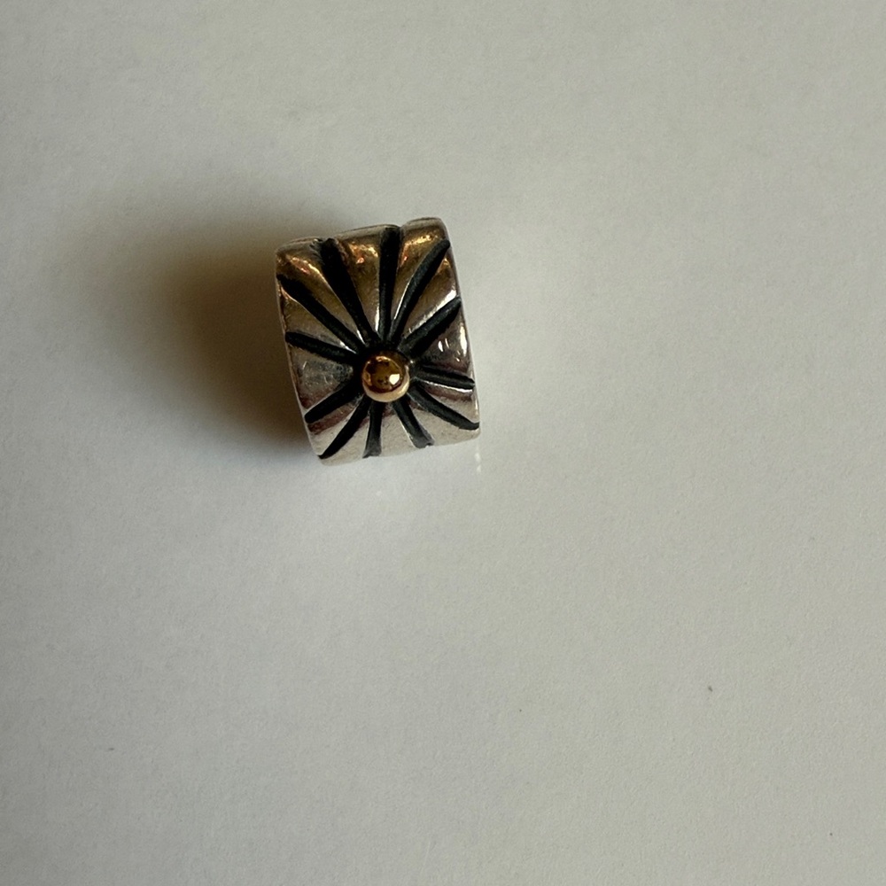 Pandora sterling silver with 14kt gold accent clip charm - Picture 4 of 4